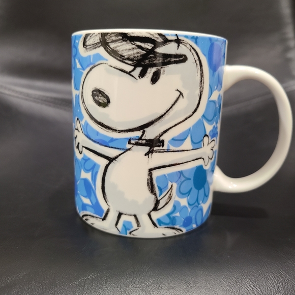 Peanuts Snoopy coffee mug with blue flowers - Picture 2 of 6